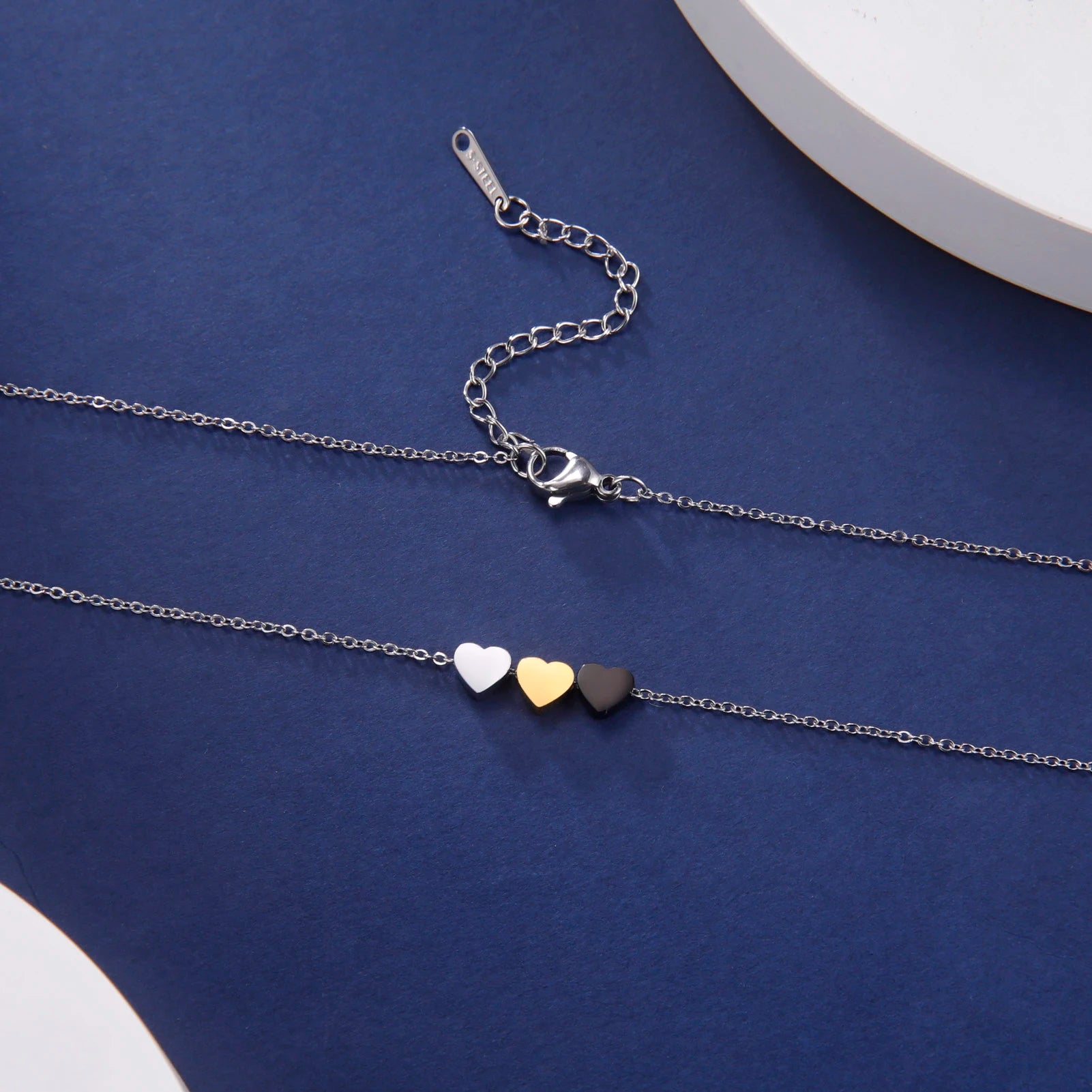 Cazador Kpop 3 Hearts Choker Necklace – Stainless Steel Minimalist Jewelry for Women & Girls - Image 5